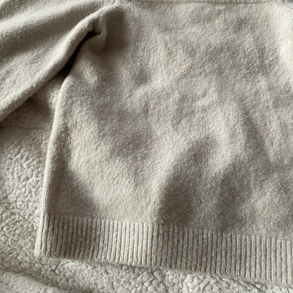H&M puff sleeve square neck sweater - Picture 6 of 8